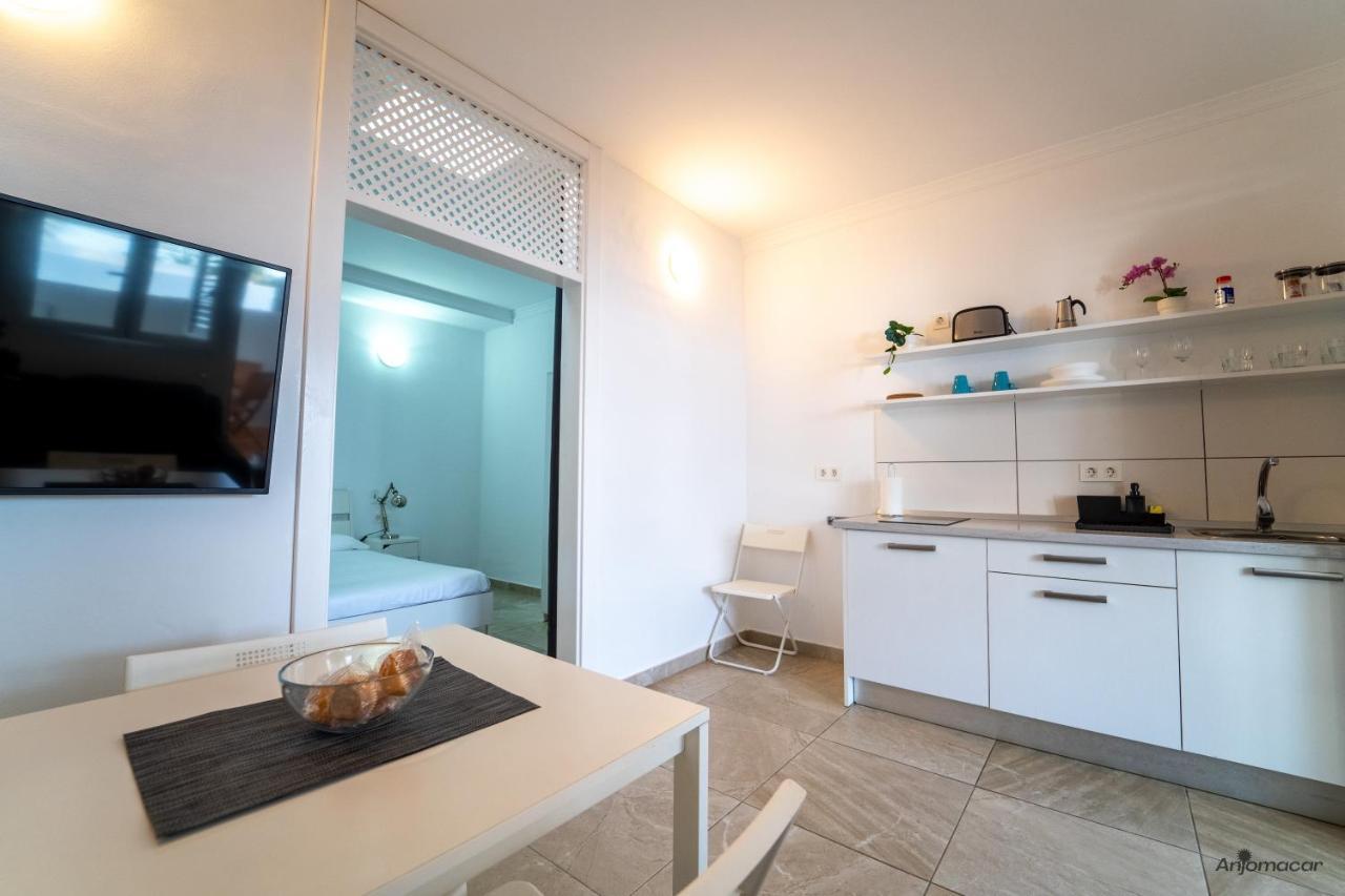 Apartment Anjomacar B