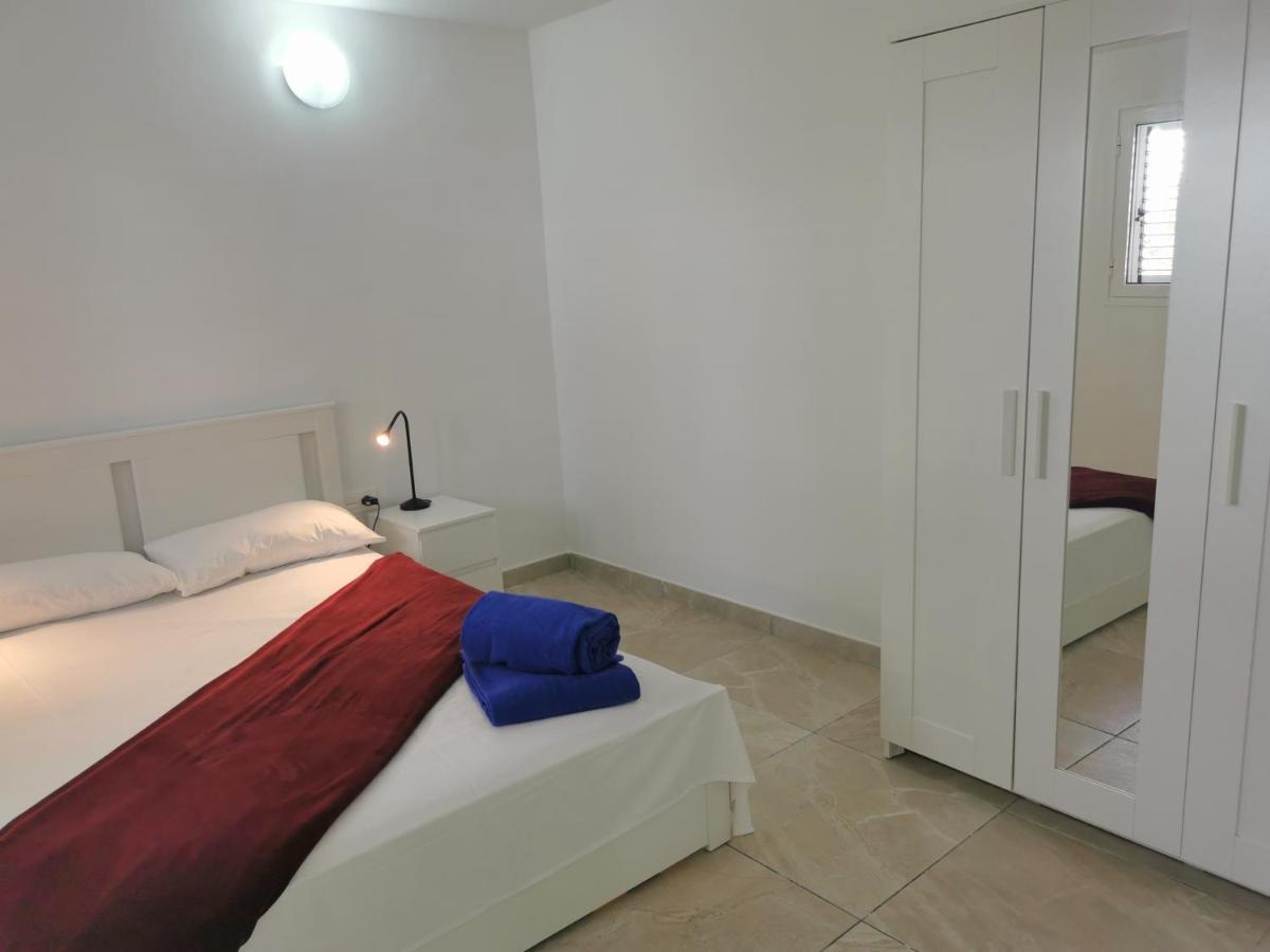 Anjomacar B Apartment *