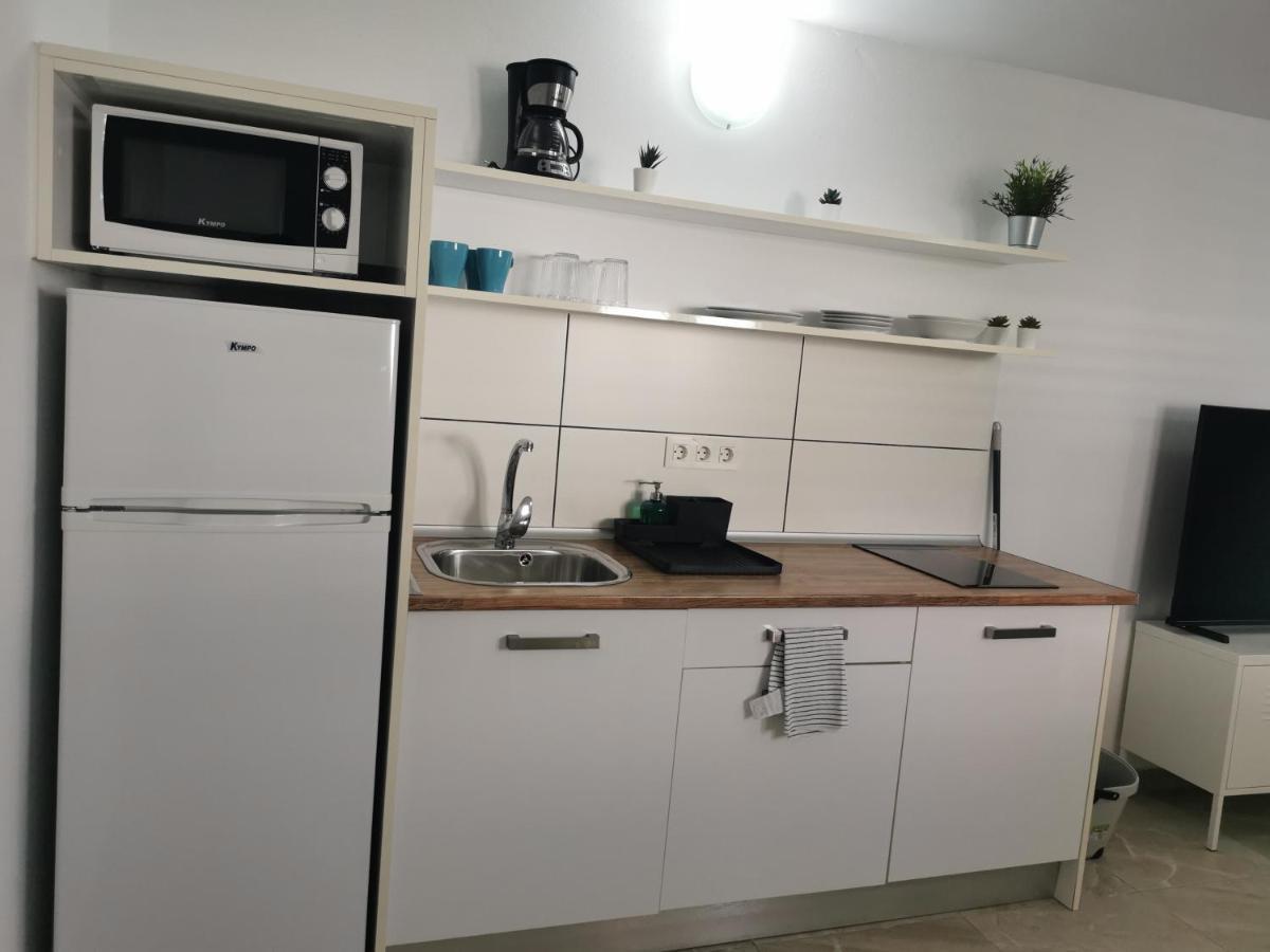 Apartment Anjomacar B